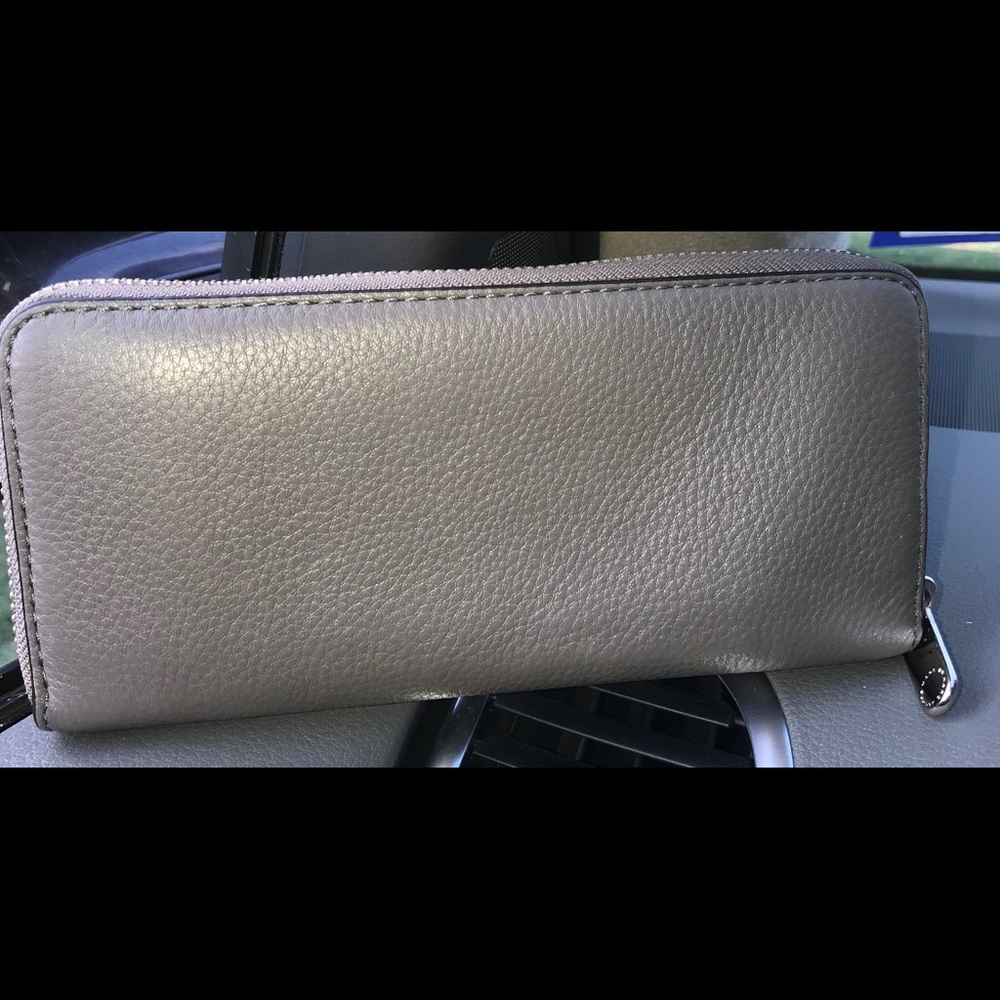 Marc by Marc Jacobs Wallet - Picture 2 of 5